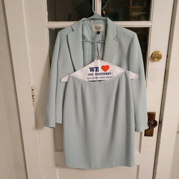 Le Suit Jackets & Blazers - Le Suit Petite Jacket and Skirt